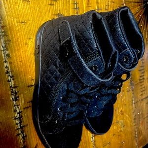 Kid’s sneakers